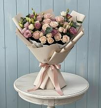 Букет цветов из:  Розы и Лизиантусы в Курдюковской
