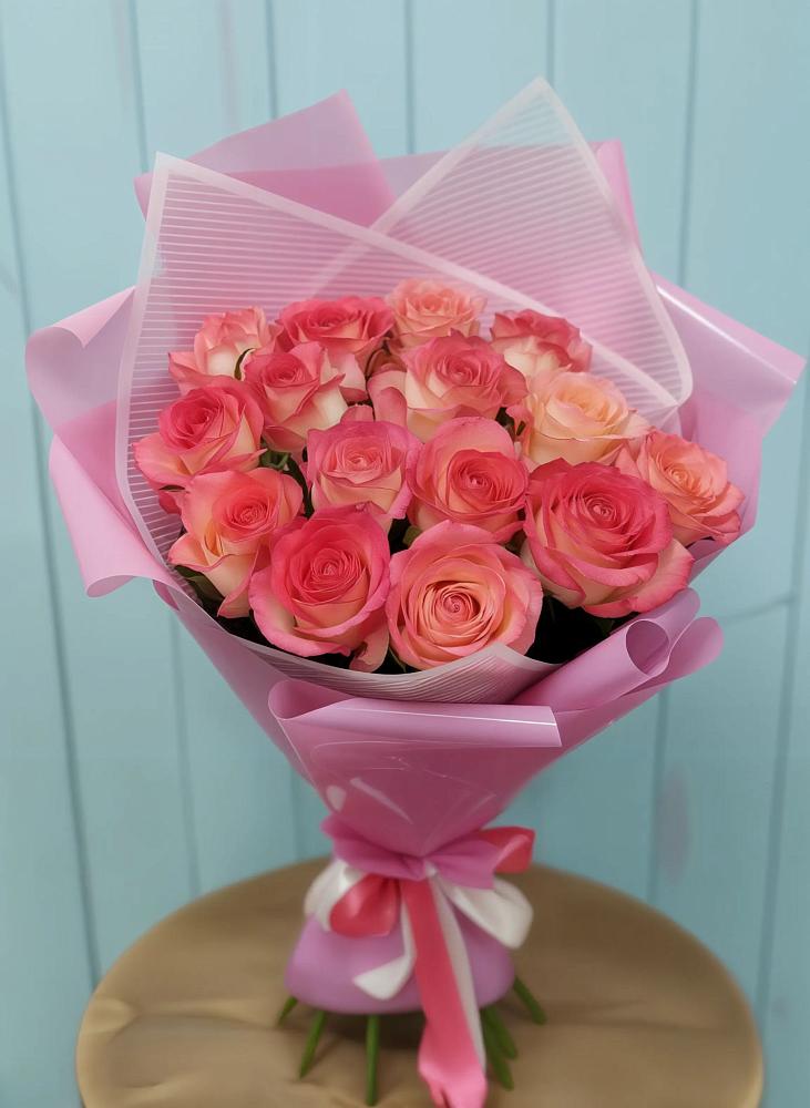 Букет 15 Розовых роз Равель в Курдюковской