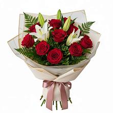 Букет цветов из:  Лилии и Розы в Курдюковской