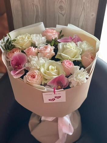 Букет цветов из: Орхидеи, Розы и Гвоздики в Курдюковской