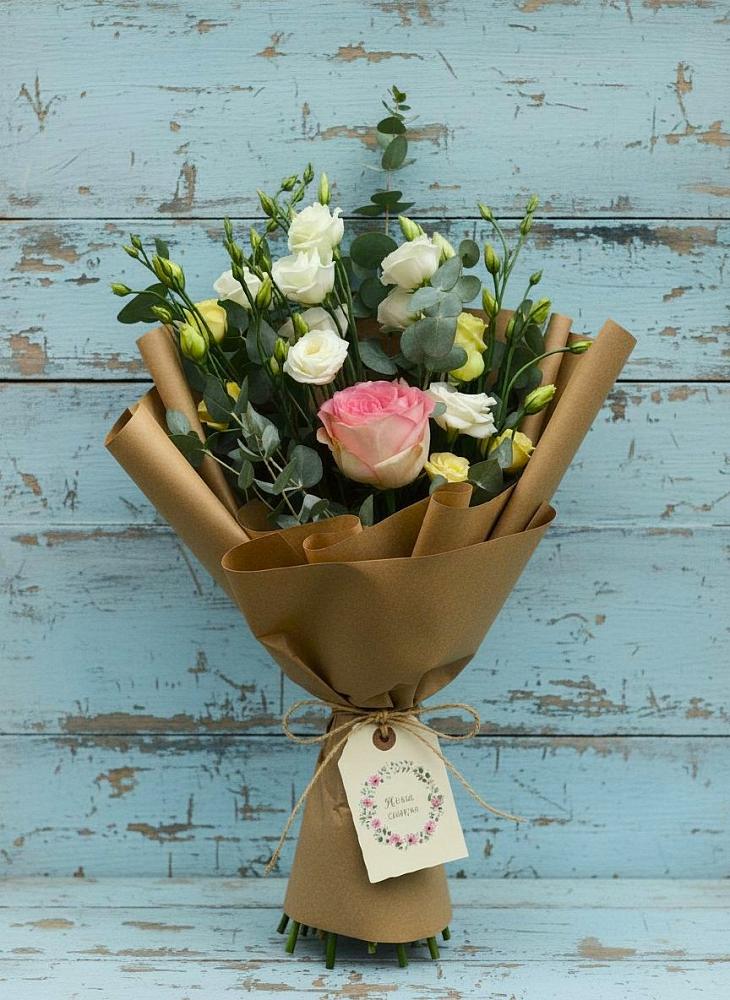 Букет цветов из: Розы и Лизиантусы в Курдюковской