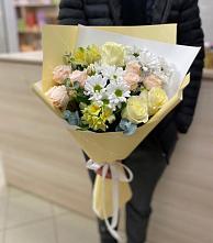 Букет цветов из:  Альстромерии, Розы и Хризантемы в Курдюковской