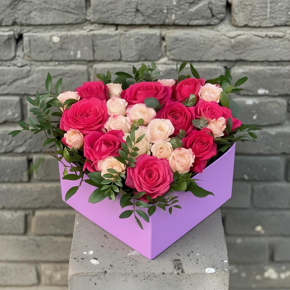 Цветочная композиция из Розы в коробке в Курдюковской