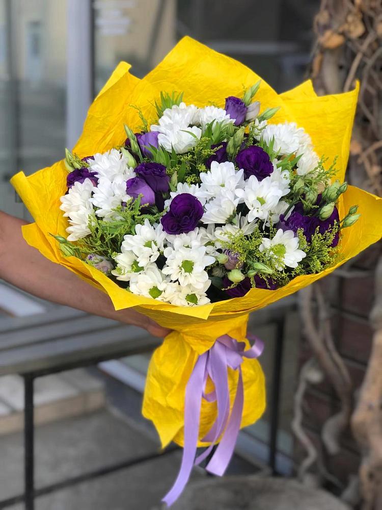 Букет цветов из: Ирисы, Хризантемы и Ромашки в Курдюковской