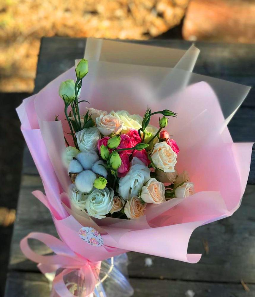 Букет цветов из: Розы и Лизиантусы в Курдюковской