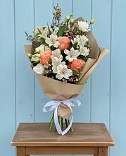 Букет цветов из:  Альстромерии, Лизиантусы, Розы и Хризантемы #REPLACE_PRED# Курдюковской