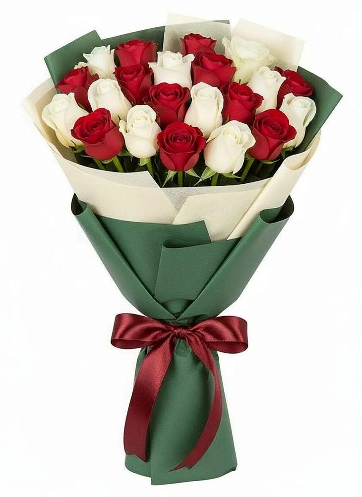Букет Микс из красных и белых роз в Курдюковской