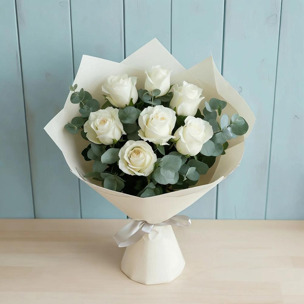 Букет Белые розы в Эвкалипте в Курдюковской