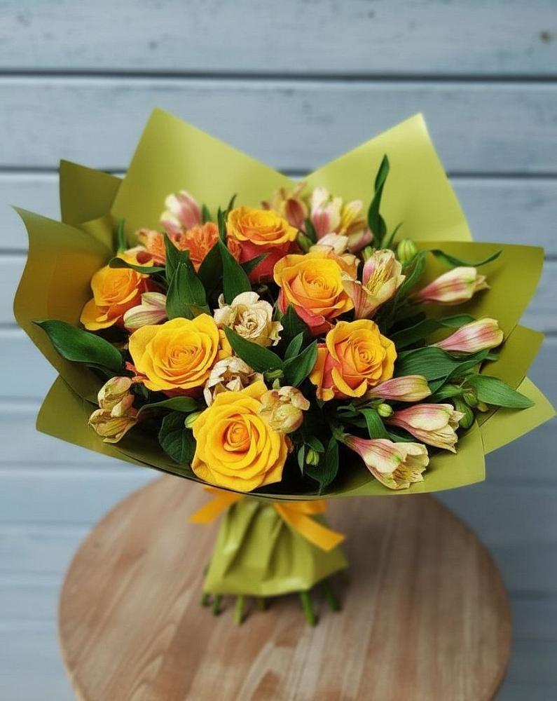 Букет цветов из: Альстромерии и Розы в Курдюковской