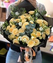 Букет цветов из:  Розы и Лизиантусы в Курдюковской