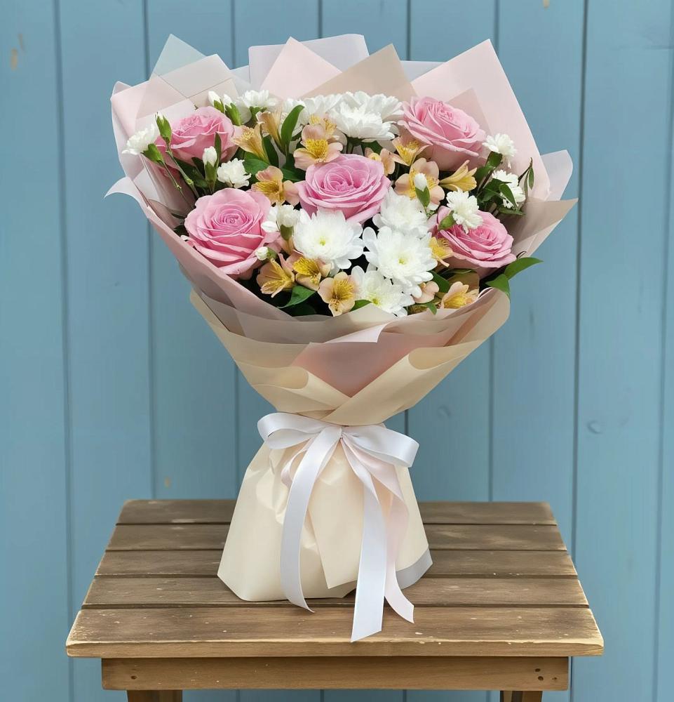 Букет цветов из: Гвоздики, Орхидеи и Розы в Курдюковской