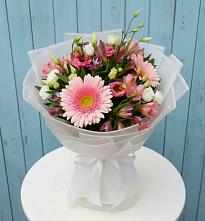 Букет цветов из:  Герберы, Альстромерии и Лизиантусы #REPLACE_PRED# Курдюковской