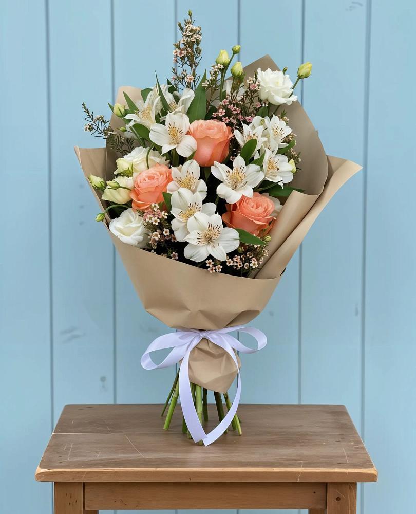 Букет цветов из: Альстромерии, Лизиантусы, Розы и Хризантемы в Курдюковской