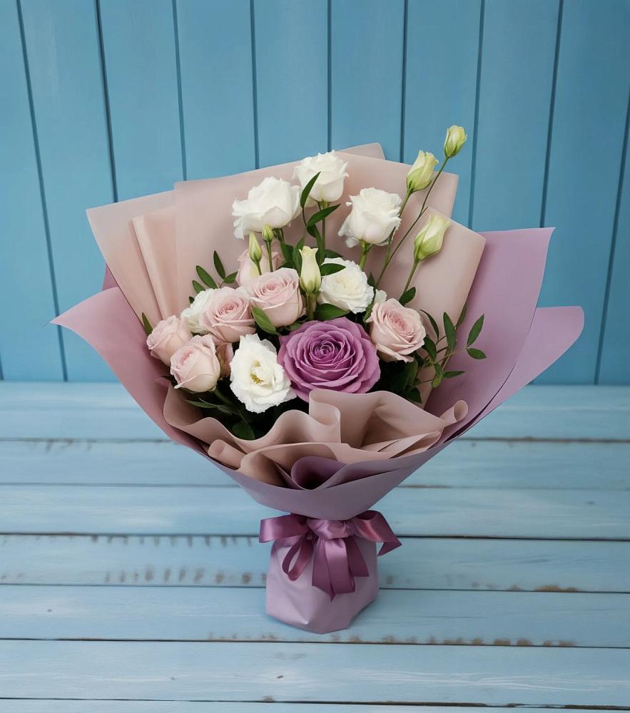 Букет цветов из: Розы и Лизиантусы в Курдюковской