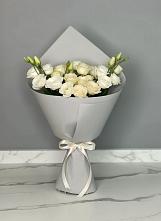 Букет цветов из:  Розы и Лизиантусы в Курдюковской